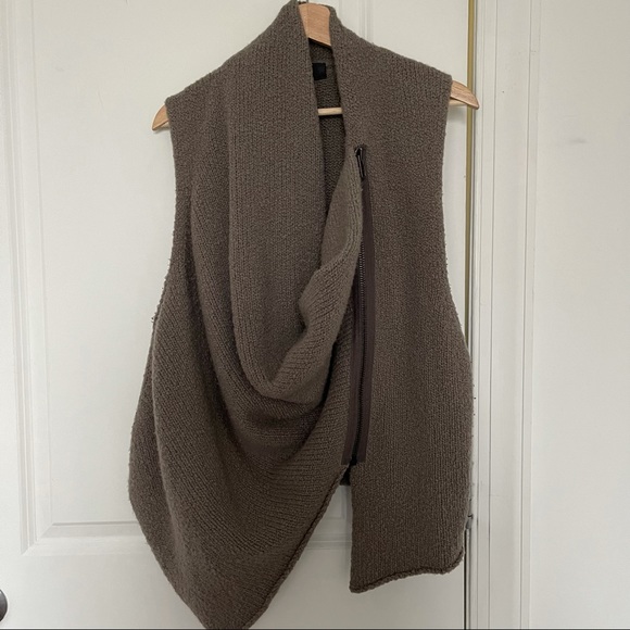 Taupe Asymmetrical Knit Vest - Picture 2 of 13